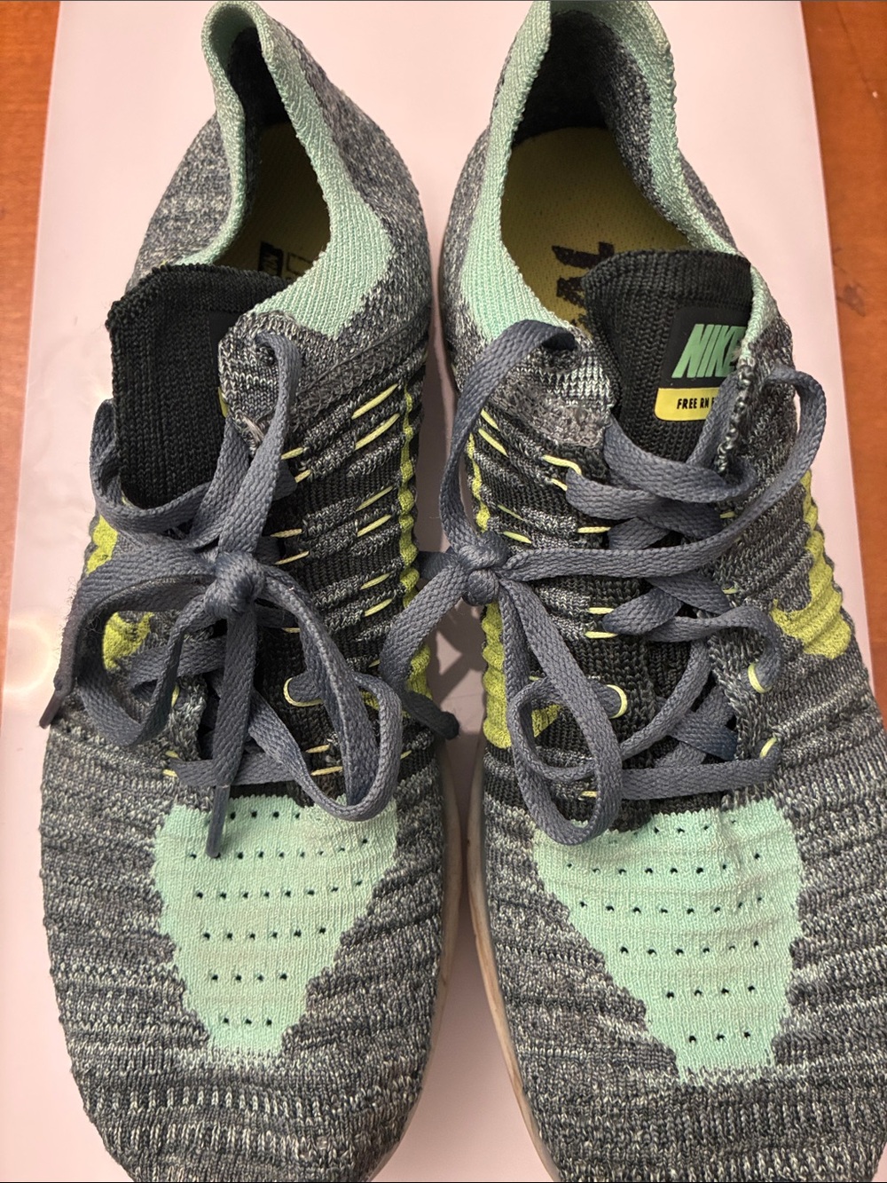 Nike Youth Fly Knit Sneakers